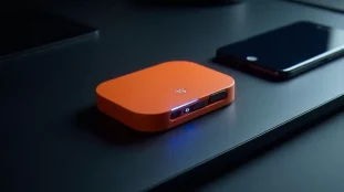 Un Flipper Zero orange posé à côté d'un iPhone sur un bureau sombre, illustrant les interactions iphone flipper dans un contexte de recherche en sécurité